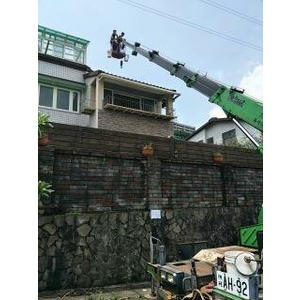 屋頂防水吊車施工