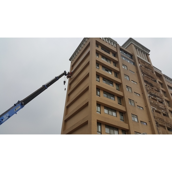 高樓外牆舉臂車防水施工,永效防水工程行