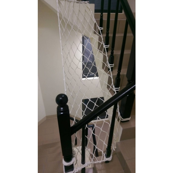 樓梯防護網