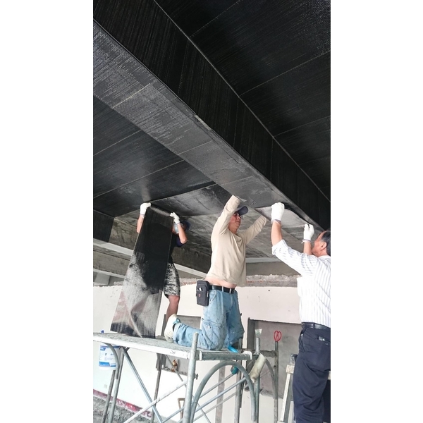 平頂鋼筋外露epoxy砂漿批覆補強，貼碳纖維布補強-傑士企業有限公司