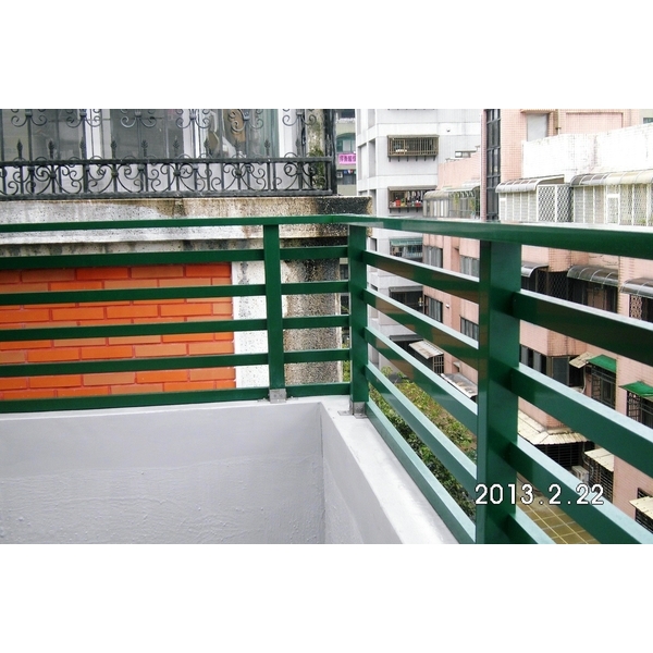 不銹鋼欄杆-富立鋁門窗行