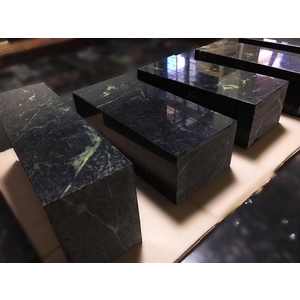 蛇紋石塊 , 新東大理石股份有限公司