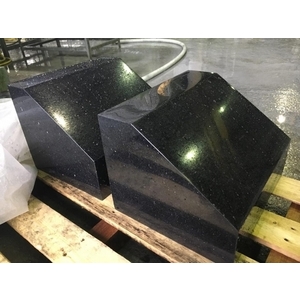 印度黑金 說明石座 , 新東大理石股份有限公司