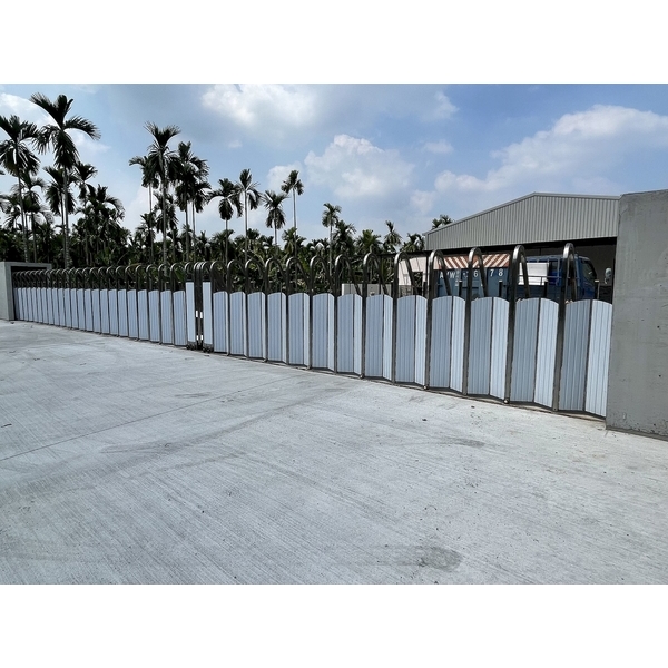 雙開半密式伸縮電動門 雙開半密式伸縮電動門,咏達企業行