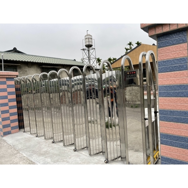 伸縮電動門斜背全密式-咏達企業行