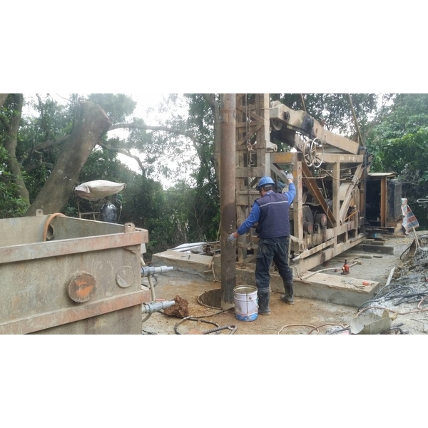 衝擊式鑚機施工,泉隆工程股份有限公司