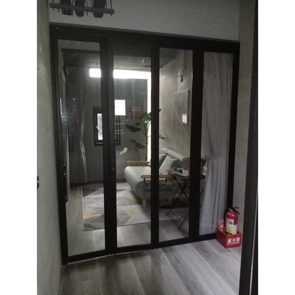 四折鋁門,巨群工程行