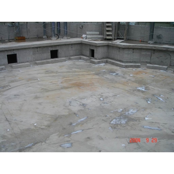 中庭游泳池防水施工