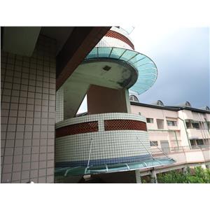 圓弧型雨遮