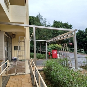 鋼構遮雨棚