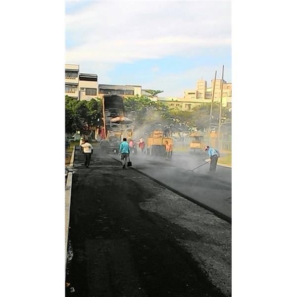 跑道施工,漢鴻土木包工業有限公司