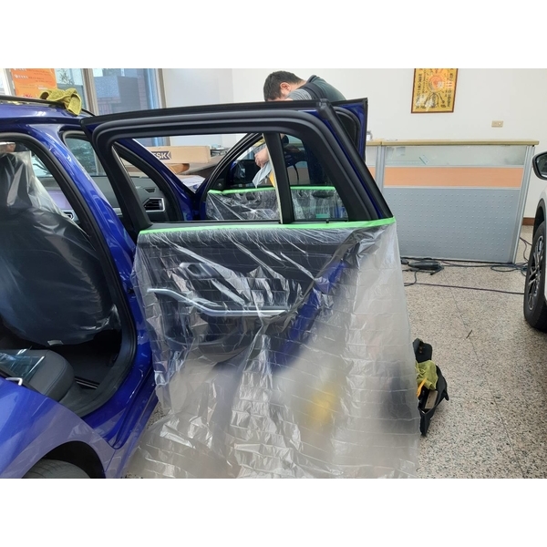 美力可汽車隔熱紙施工