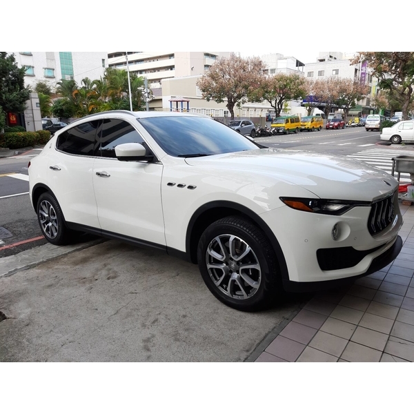 美力可汽車隔熱紙施工-美力可隔熱紙行