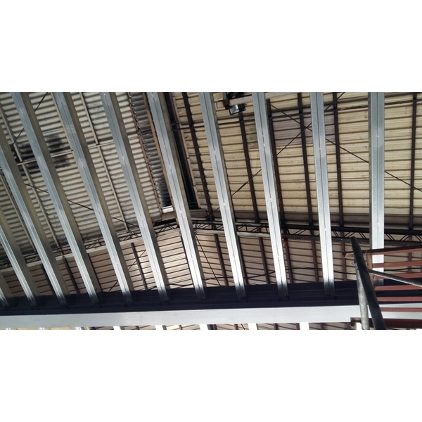 樓閣夾層 樓閣夾層,大立不銹鋼門窗