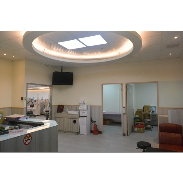 極簡純淨舒展診所