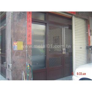 鋁製玻璃門廳(改裝後)