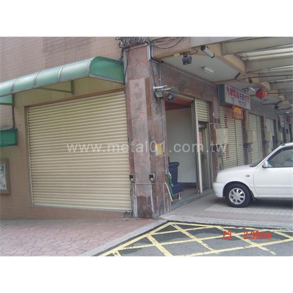 鋁製玻璃門廳(改裝前),綠眾事業股份有限公司