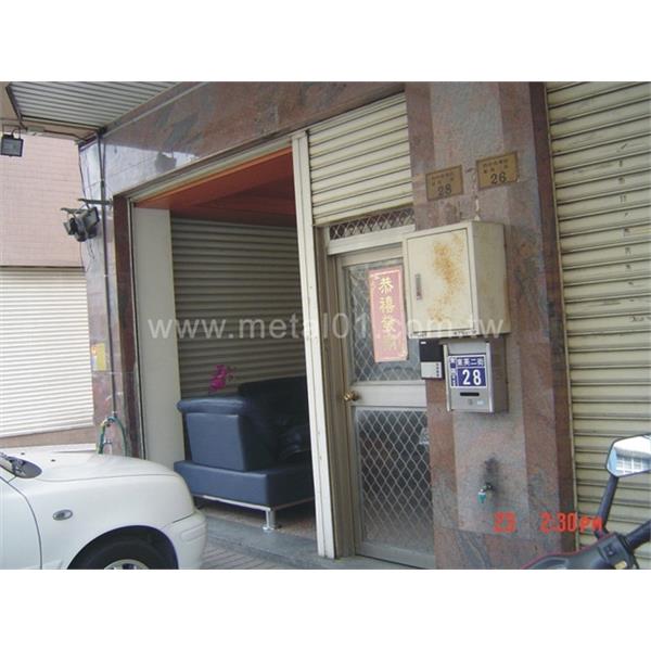 鋁製玻璃門廳(改裝前),綠眾事業股份有限公司