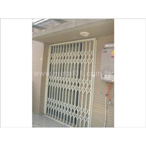 烤漆剪刀門(關)