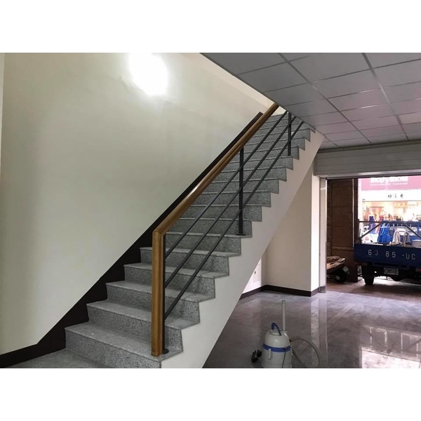 住家樓梯扶手 住家樓梯扶手,暐程快速捲門企業社