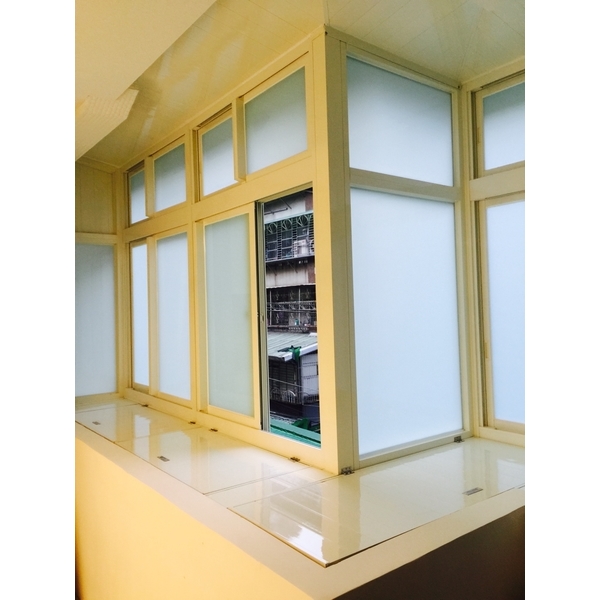 前陽台凸窗加置物櫃,鑫輝鋁業有限公司