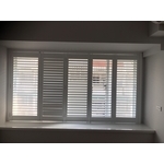 正新 凸窗 內加可調百葉 - 鑫輝鋁業有限公司