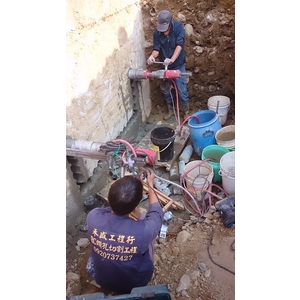 水泥鑽孔
