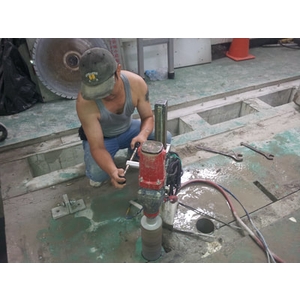 水泥鑽孔
