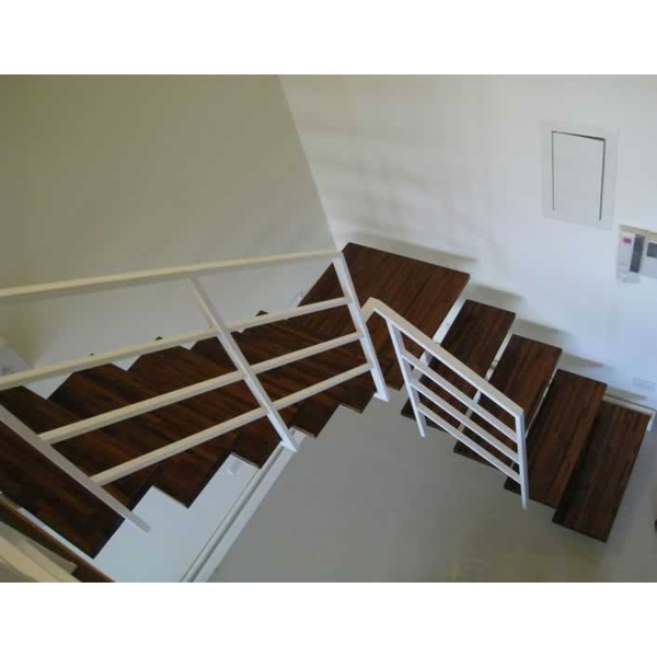 樓梯踏板 樓梯踏板-玖居木業有限公司