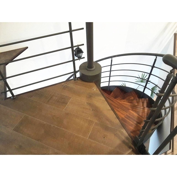 樓梯踏板 樓梯踏板-玖居木業有限公司