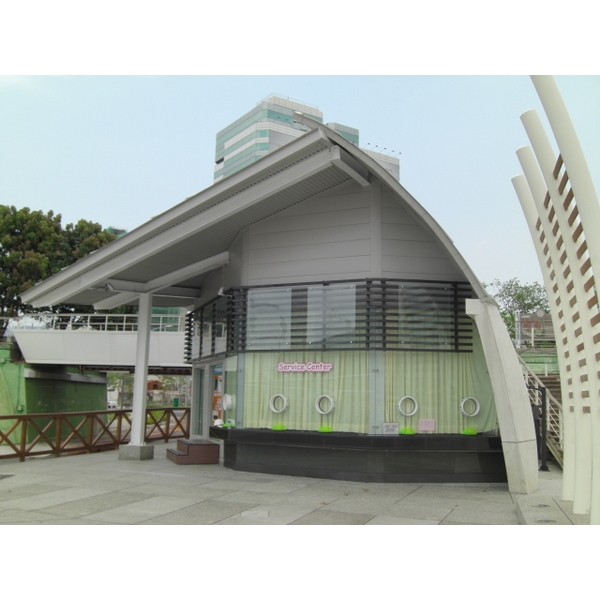 真愛碼頭守衛室屋面板工程