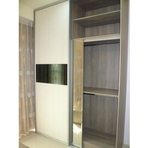 推拉衣櫃內藏鏡