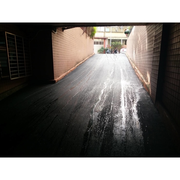 地下道瀝青舖設工程完工,鈺川工程行