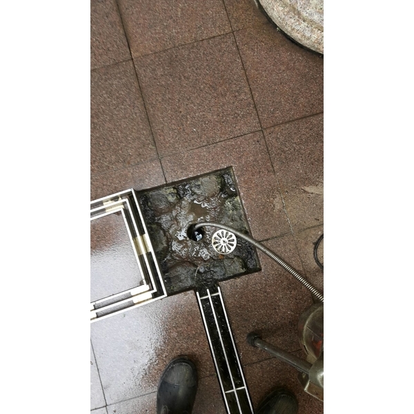 中庭地板排水-世上衛生企業社