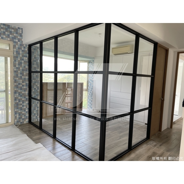 細鋁框門、鋁框櫥櫃門、鋁框衣櫥拉門、鋁框隔間、鋁框合頁門