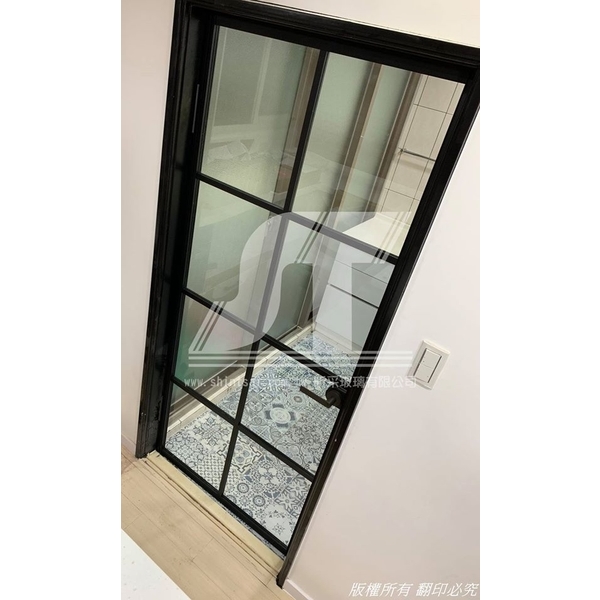 黑鋁框水平玻璃滑門工程