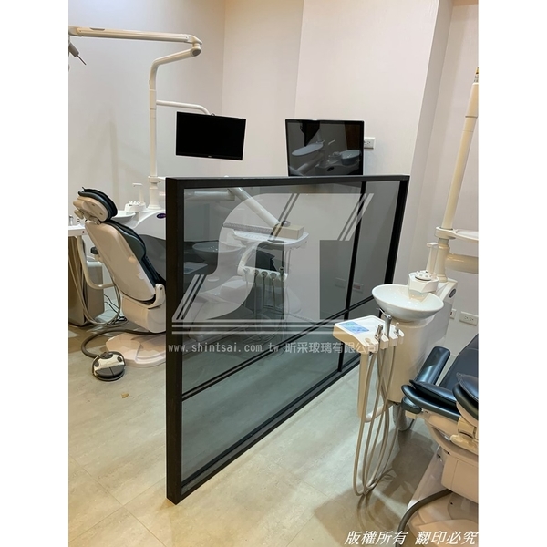牙醫鐵框玻璃固定隔間工程