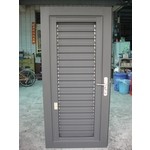 名亮活動百葉門