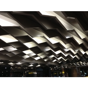 V型特殊障板天花工程