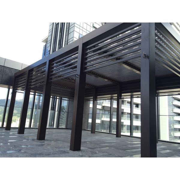 飯店立柱木紋格柵工程