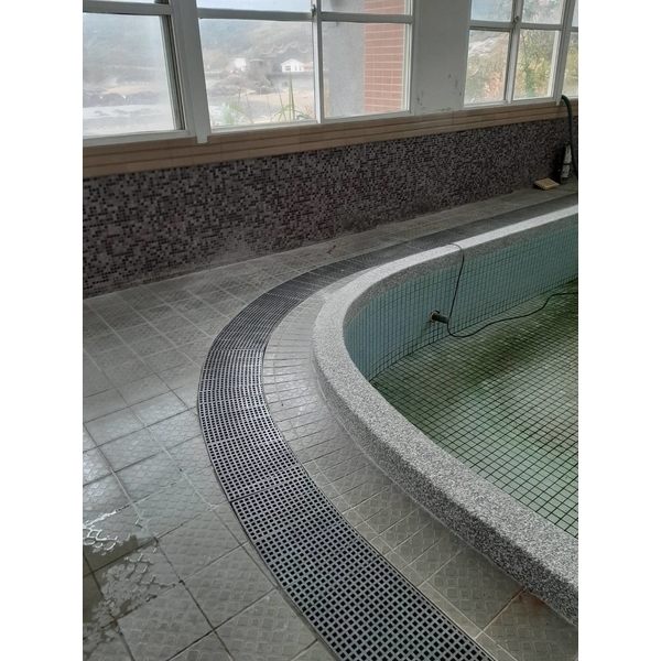 游泳池水溝蓋