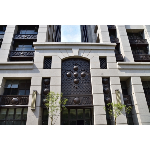 GMRC帷幕牆板/GMRC裝飾構件/GRP雕塑造型/GRG天花造型 GMRC帷幕牆板/GMRC裝飾構件/GRP雕塑造型/GRG天花造型-豪門國際開發股份有限公司