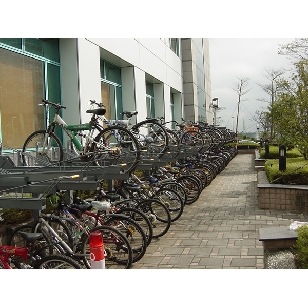 致茂 雙層腳踏車位架 致茂 雙層腳踏車位架,碩立停車設備股份有限公司