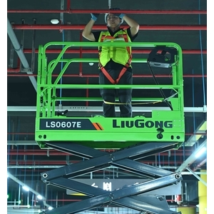 LS0607E自行剪叉式高空作業平台（電驅）