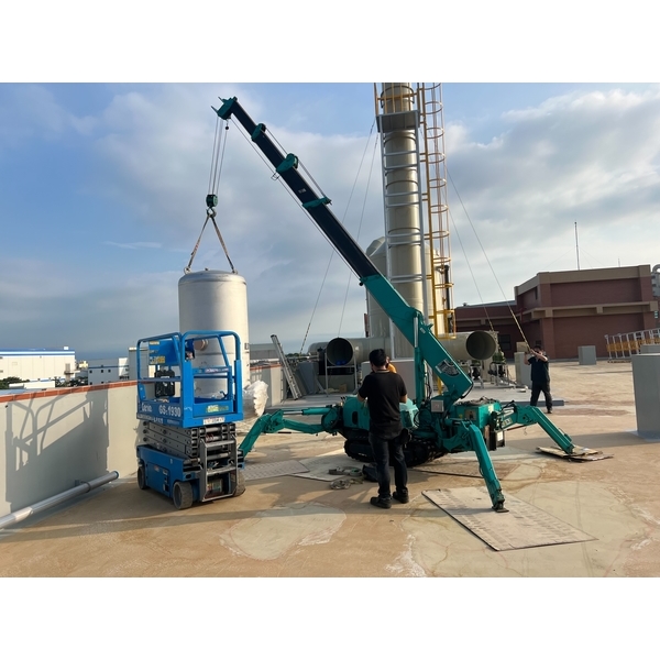 蜘蛛式吊車吊掛作業