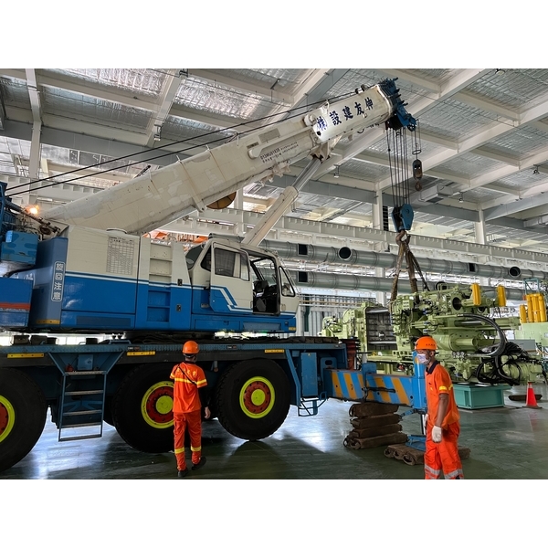 工廠重機械搬運-宏欣起重有限公司