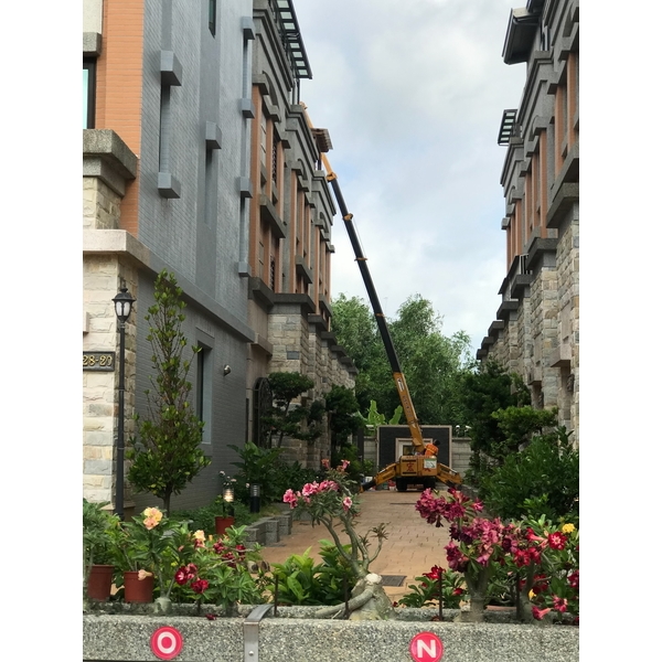 蜘蛛式吊車吊掛工程