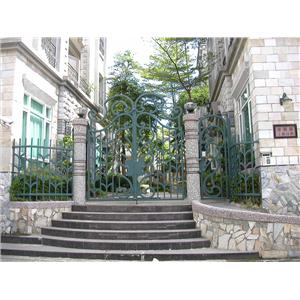 鍛造庭園大門