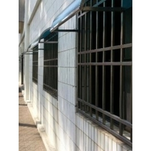 白鐵防盜窗安裝後