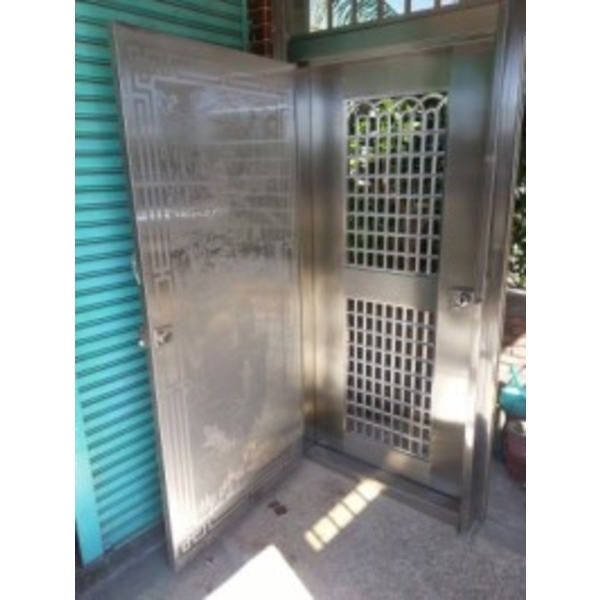 通白鐵門,振東專業捲門工程行